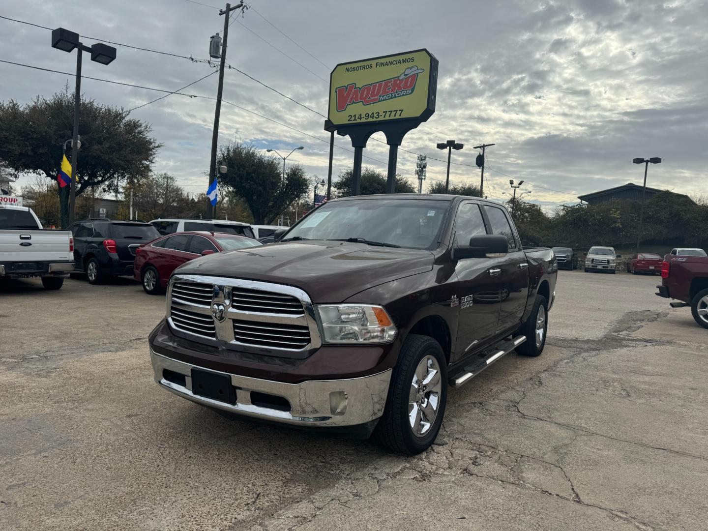 2013 RAM 1500 SLT Crew Cab SWB 4WD (1C6RR7LT1DS) with an 5.7L V8 OHV 16V engine, 6-Speed Automatic transmission, located at 301 S.first st, garland , TX, 75040, (972) 272-8878, 32.910500, -96.631042 - Photo#0